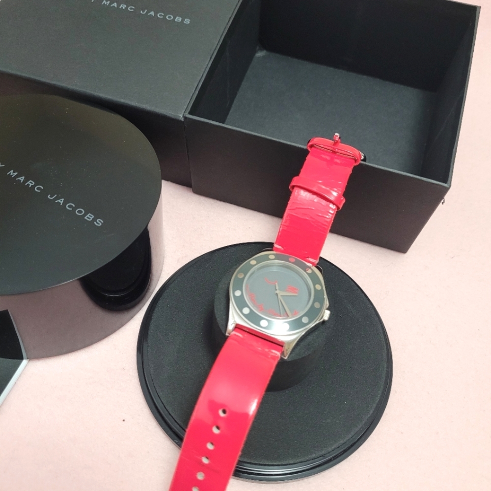 Marc by Marc Jacobs Women Raspberry Leather Strap Watch Size OS